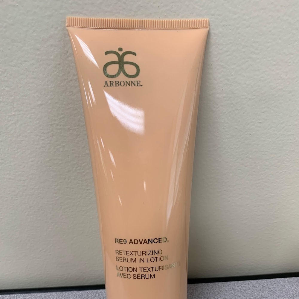 Arbonne RE9 Retexturizing Serum in Lotion